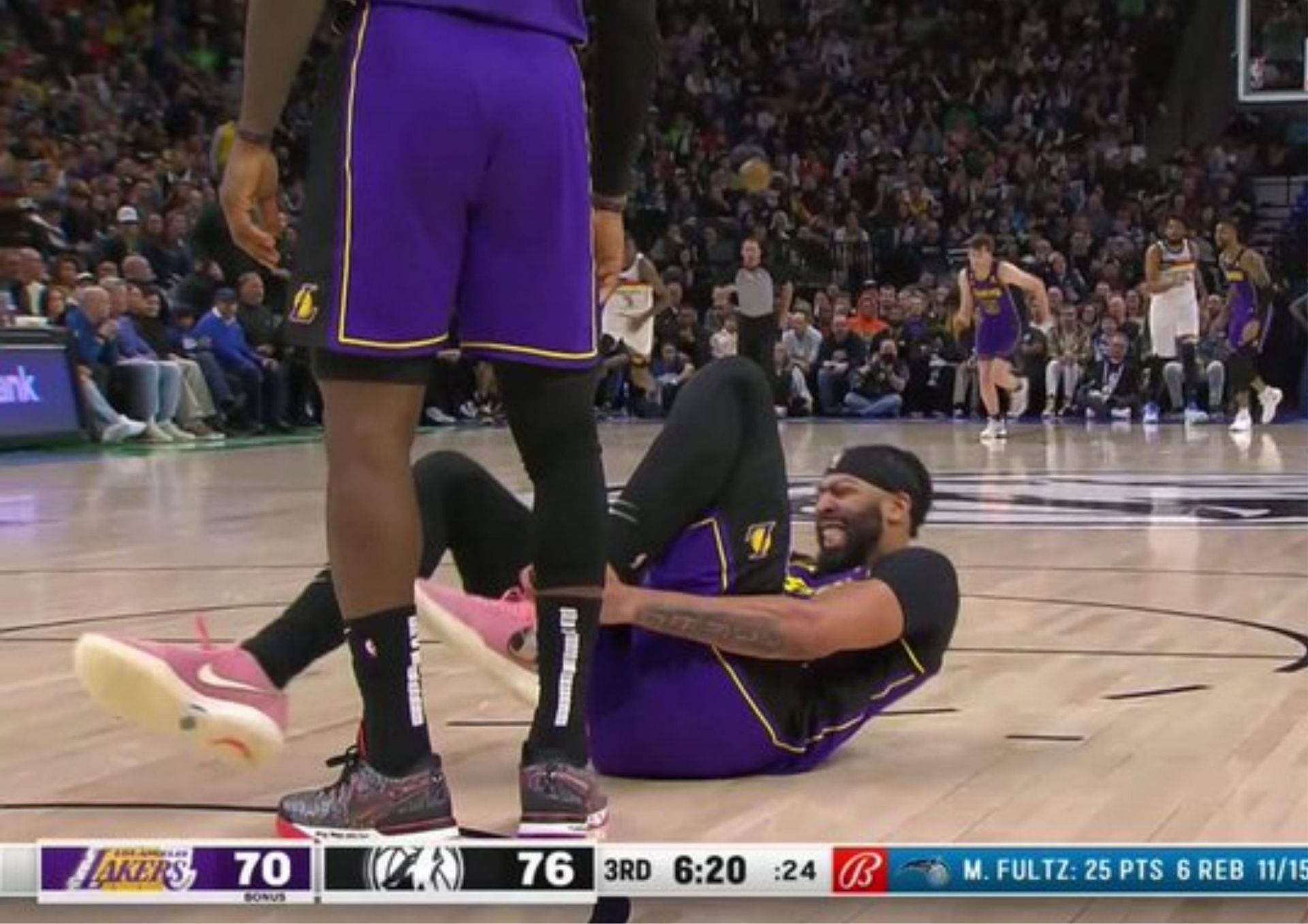 Anthony Davis briefly went down with an injury in the third quarter but return to play for the LA Lakers against the Minnesota Timberwolves.