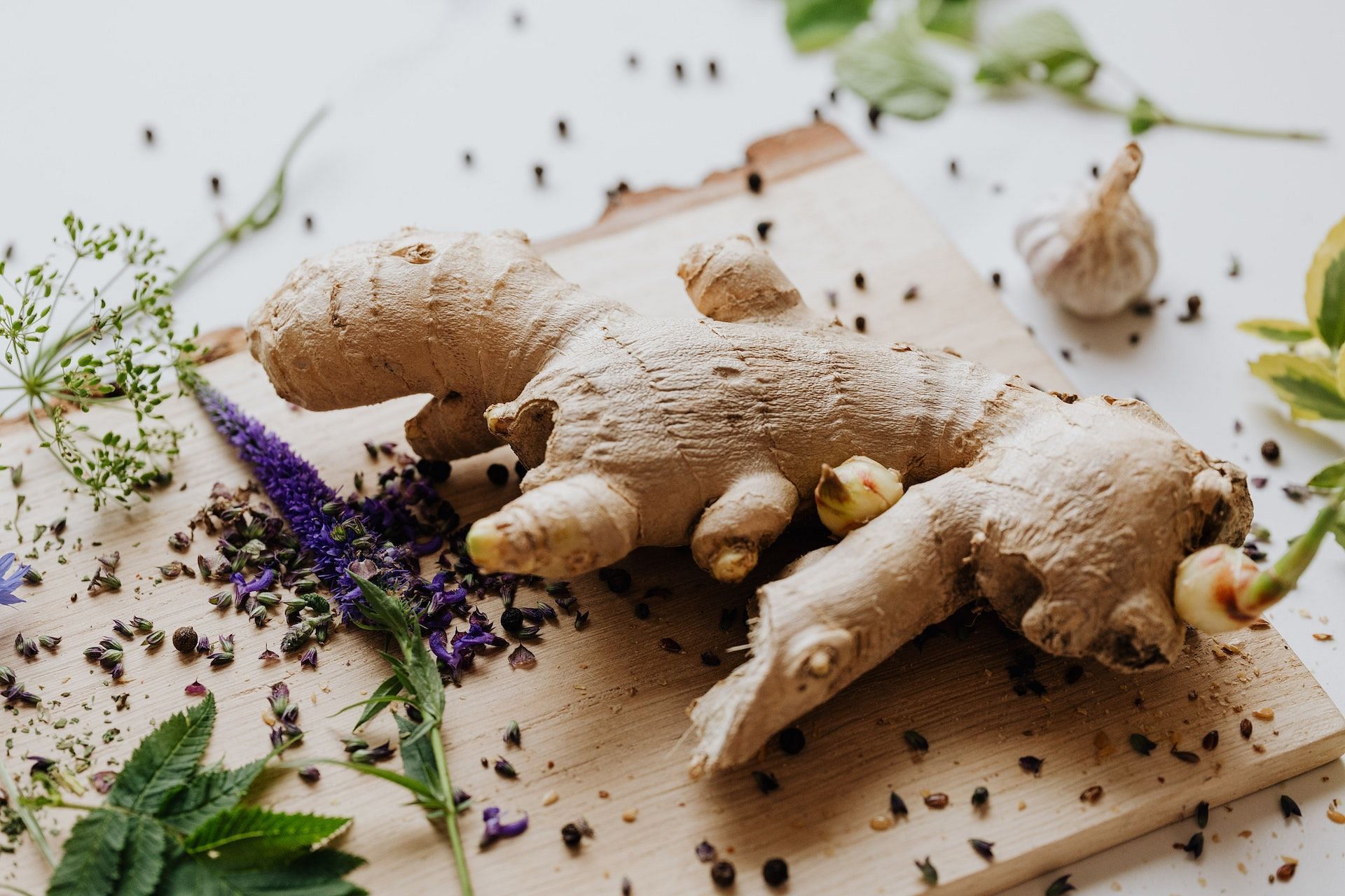 There are several benefits of ginger for health. (Photo via Pexels/Karolina Grabowska)