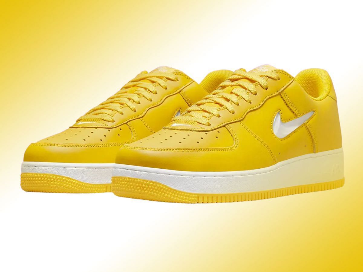 Size 10- Nike Air Force 1 Low 82 Yellow 2022