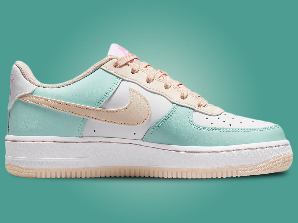 Nike Air Force 1 Low Emerald Rise Guava Ice Pink Spell DV7762-300