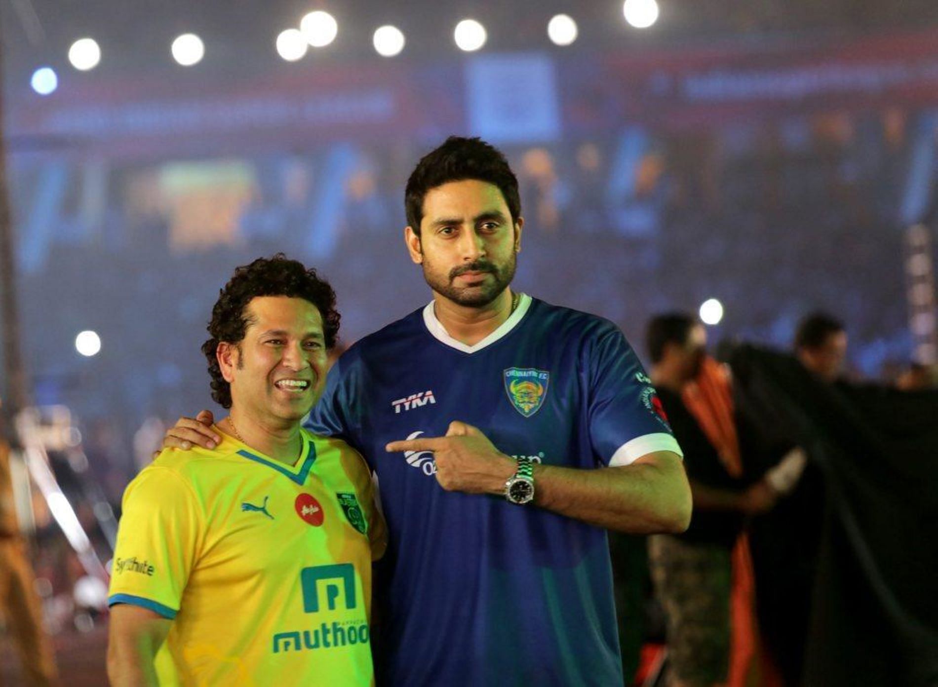 Sachin Tendulkar and Abhishek Bachchan exchanged tweets on Arjun Tendulkar making IPL debut