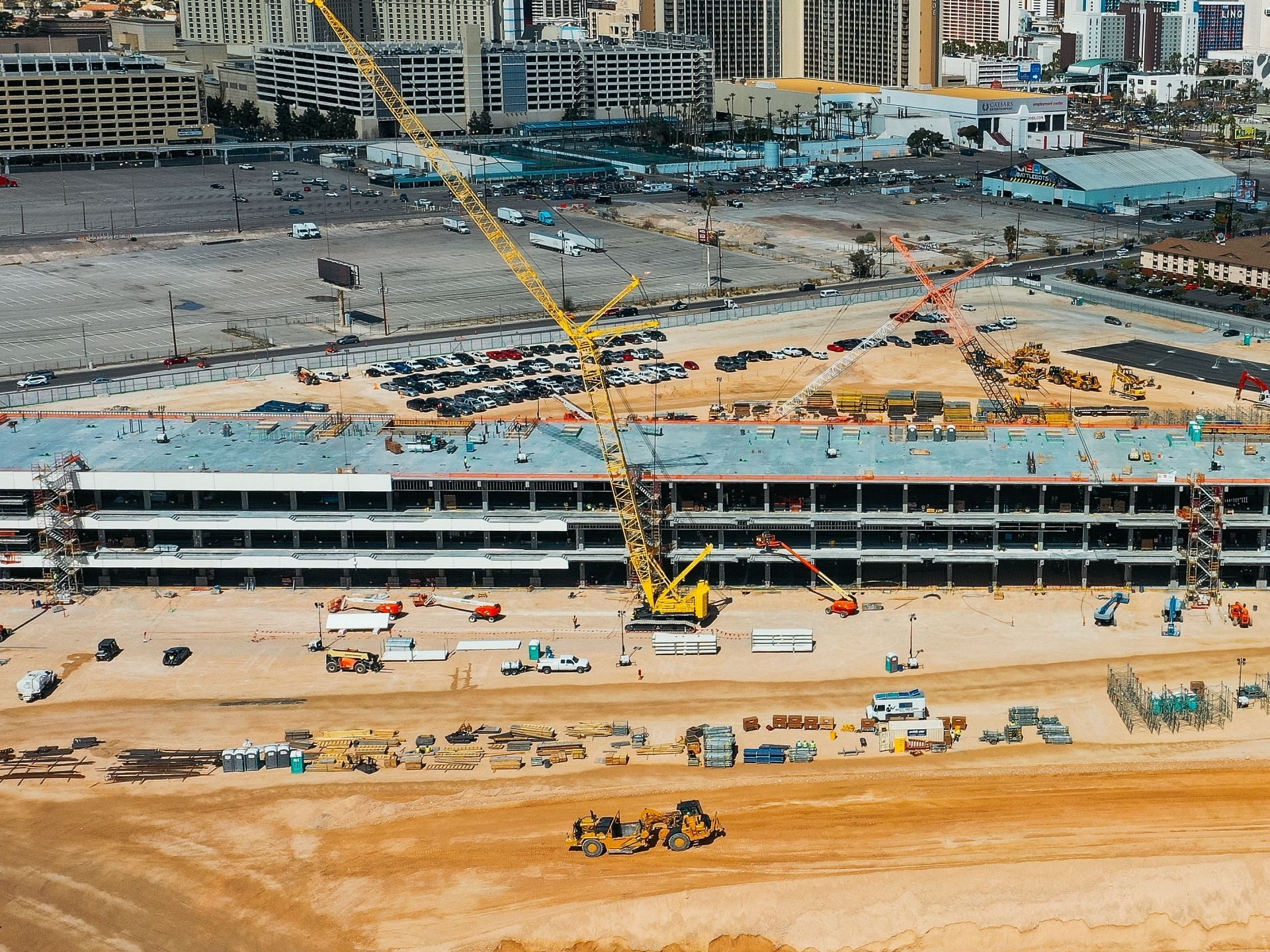 Paddock construction in Las Vegas for the 2023 F1 Las Vegas Grand Prix (Image via Twitter/@F1LasVegas)