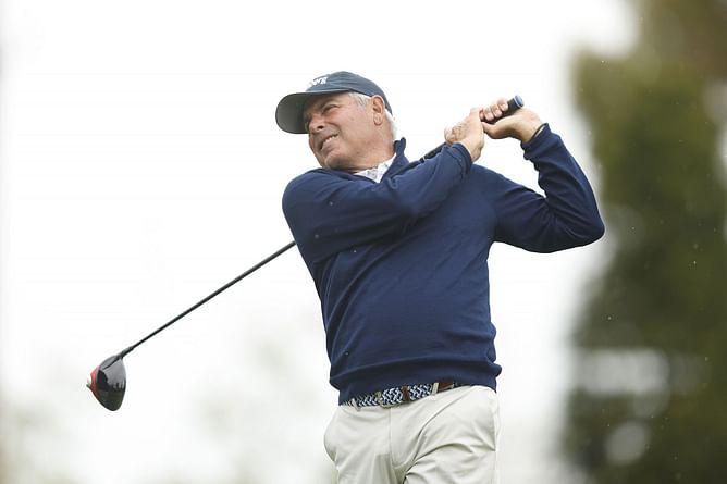 “Netflix needs to get in this dinner” – Fans react to Fred Couples’ ‘nutbag’ comments on Phil Mickelson ahead of Champions Dinner
