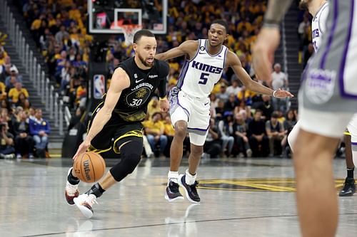 Curry and Fox lead their respective teams in scoring (Image via Getty Images)