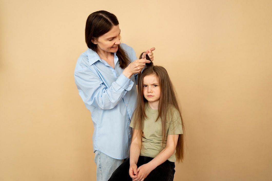 Lice treatments remove the tiny parasites from your scalp (Image via Freepik)