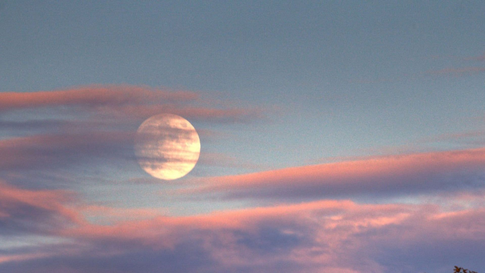 Pink Moon (Image via Getty Images)