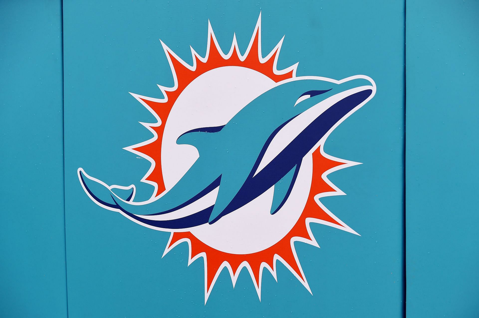 Miami Dolphins logo vs Jets