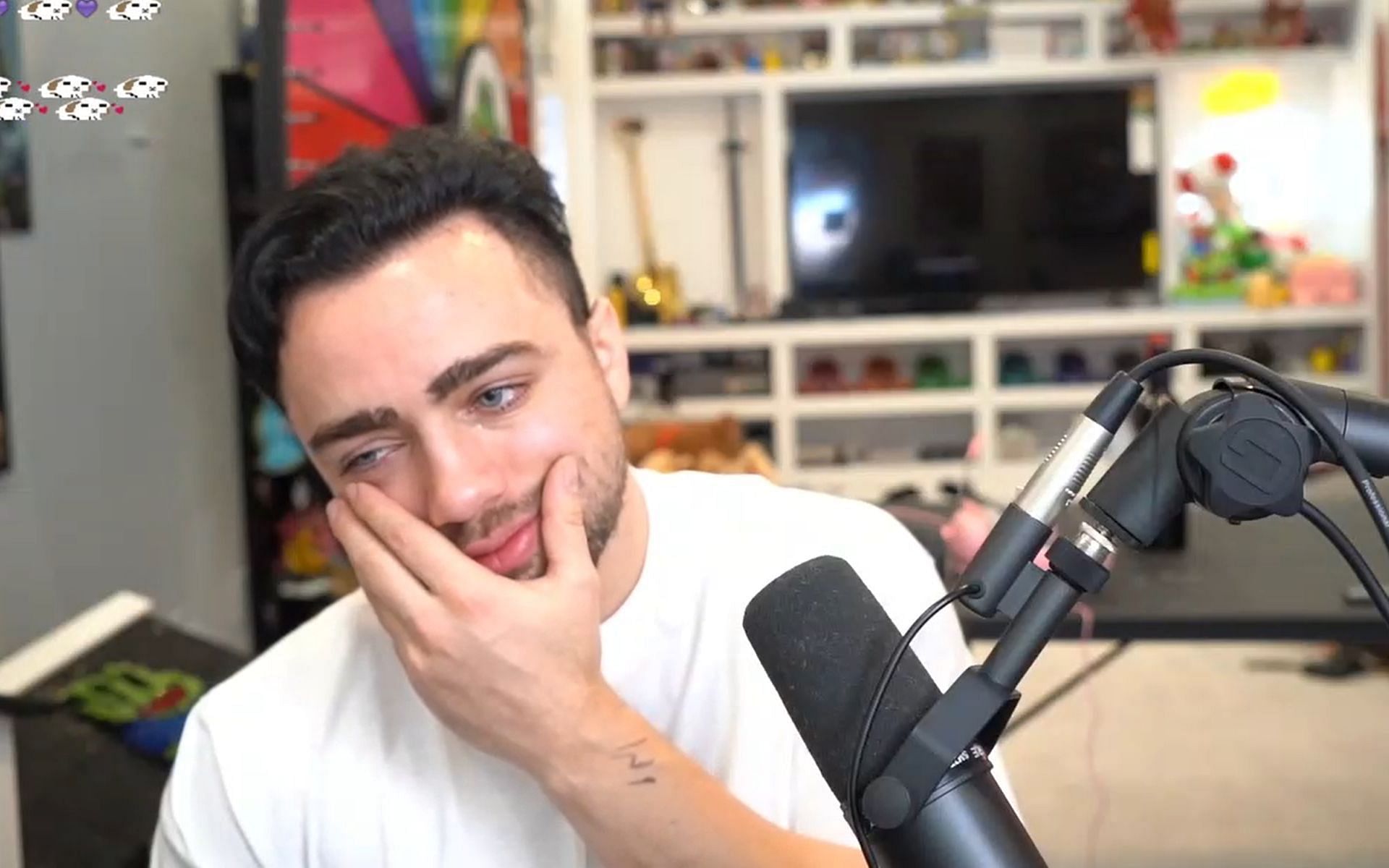 Mizkif bursts into tears while talking about the passing away of his pet (Image via Mizkif/Twitch)