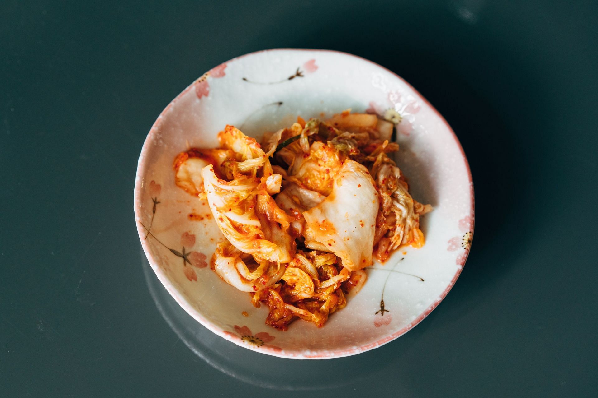 The nutrient density makes kimchi good for you. (Image via Unsplash/Markus Winkler)