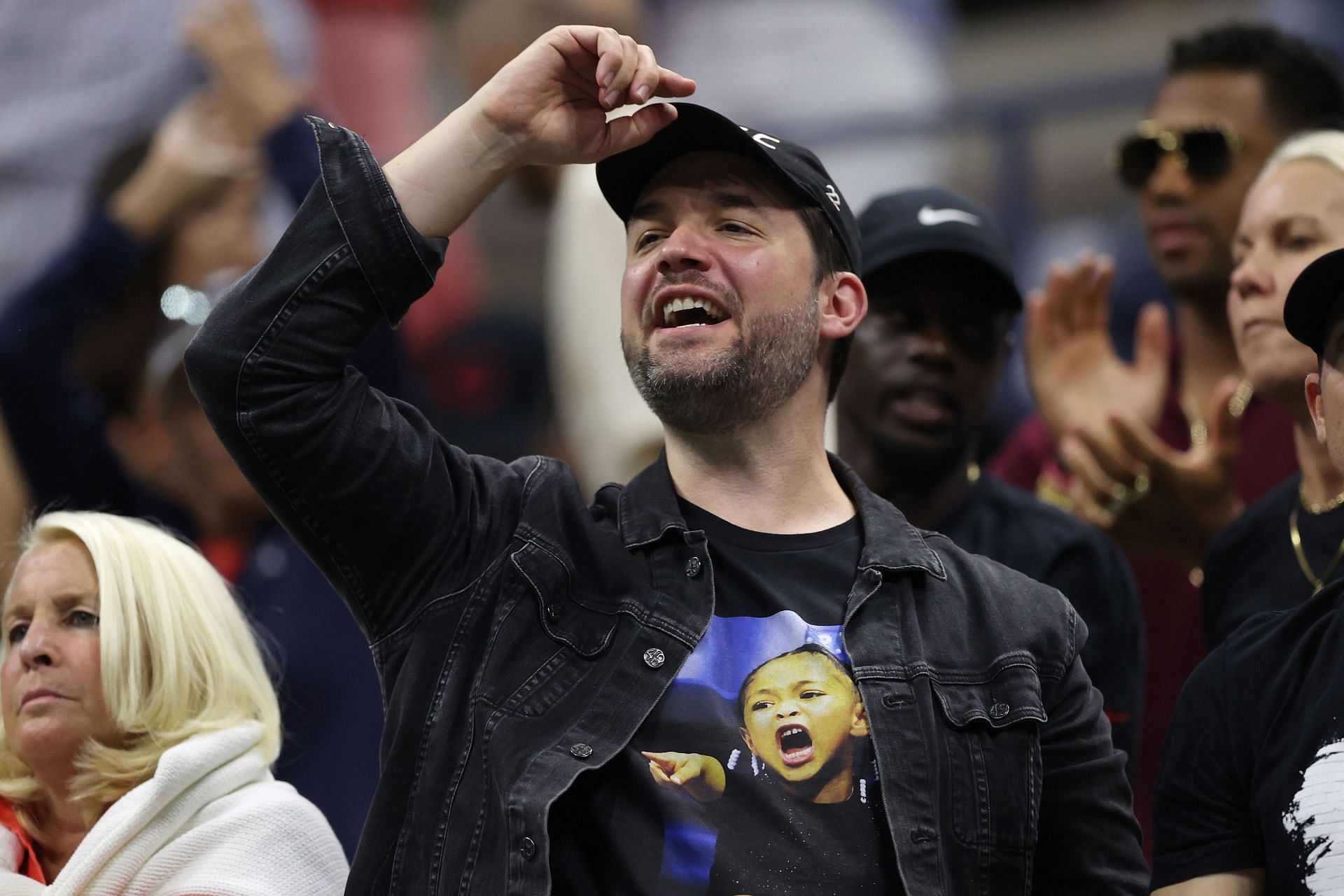 Alexis Ohanian cheering Serena Williams at the 2022 US Open