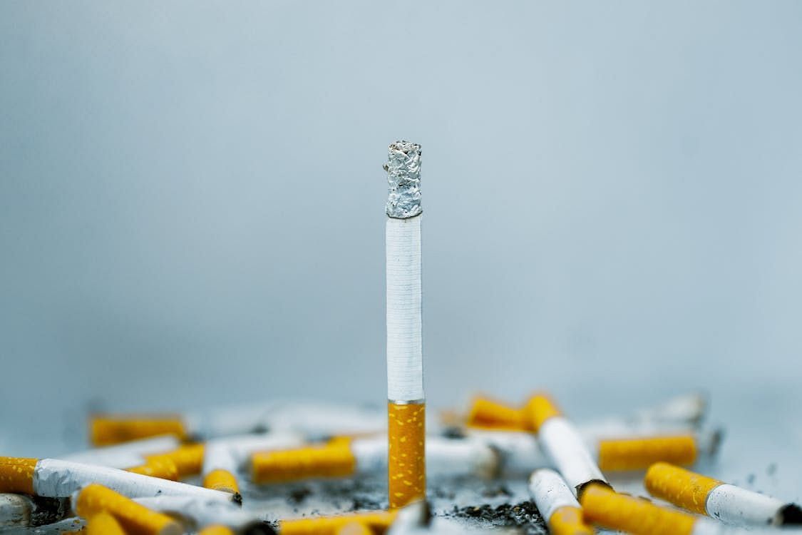 If you want to quit smoking, it can also lead to financial benefits by saving money that would have been spent on cigarettes (Uitbundig/ Pexels)