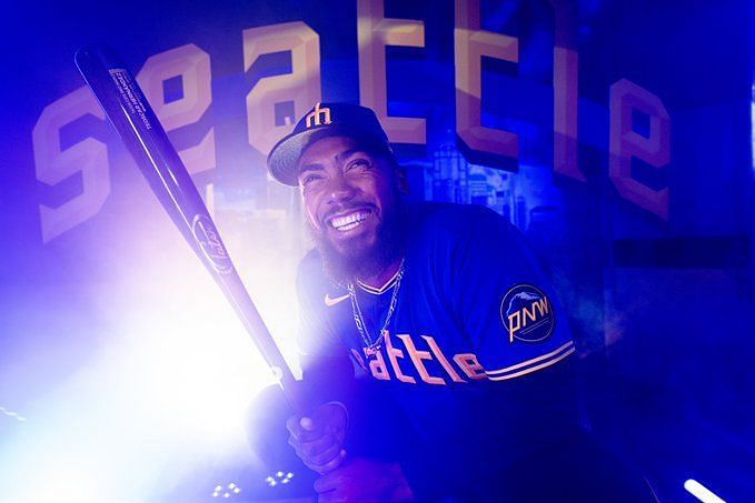 Mariners New City Connect Uniform Taps Into City's Long Baseball History –  SportsLogos.Net News