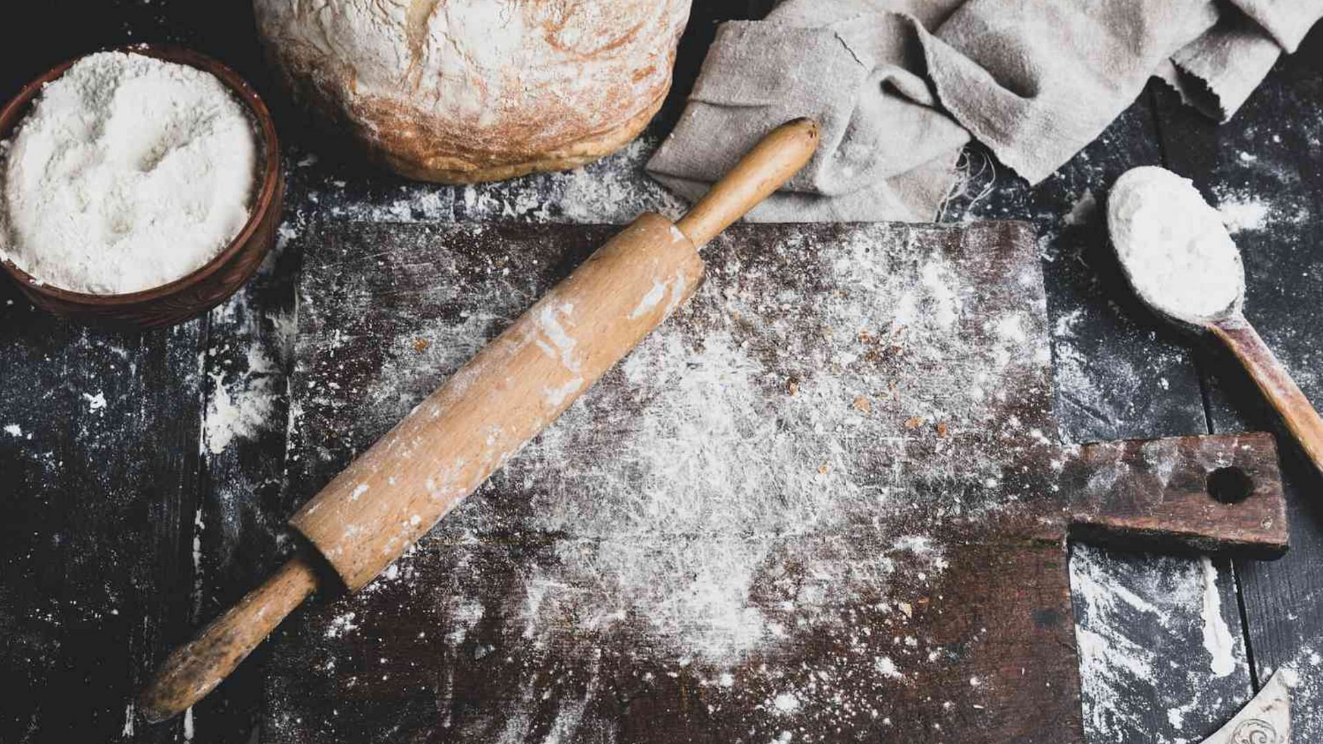 the consumption of raw flour is linked to the salmonella outbreak in over 11 states (Image via Natalya Danko / EyeEm / Getty Images)
