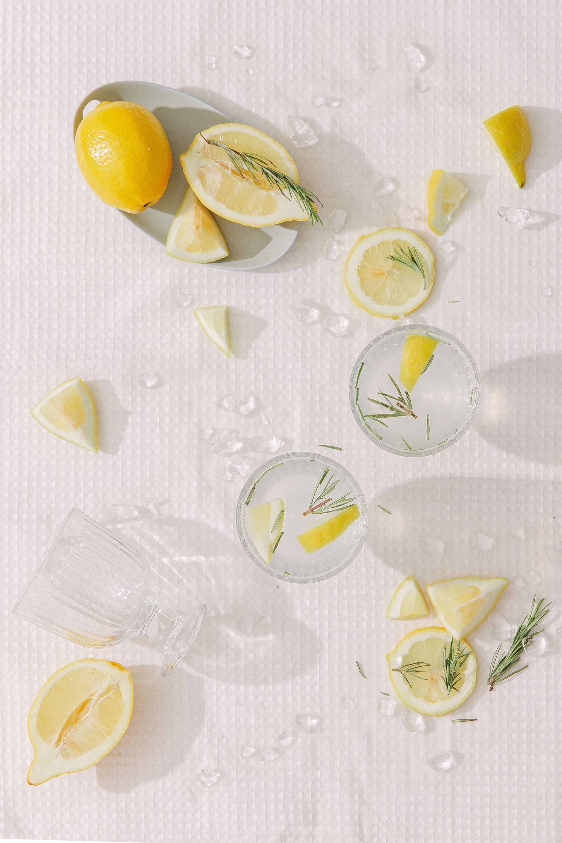 There are several misconceptions about lemon you should dismiss! (Image via Pexels)
