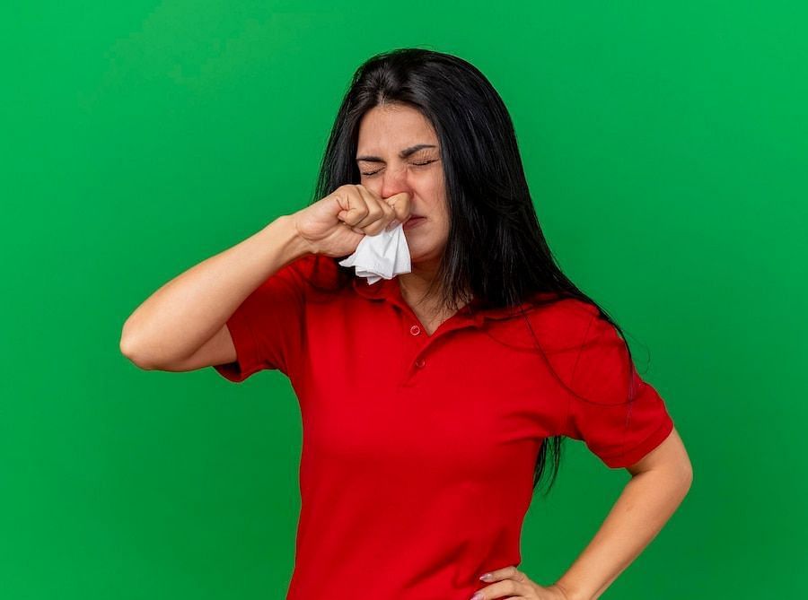 Blowing your nose or picking it can make the bleeding worse. (Image via Freepik/Stockking)