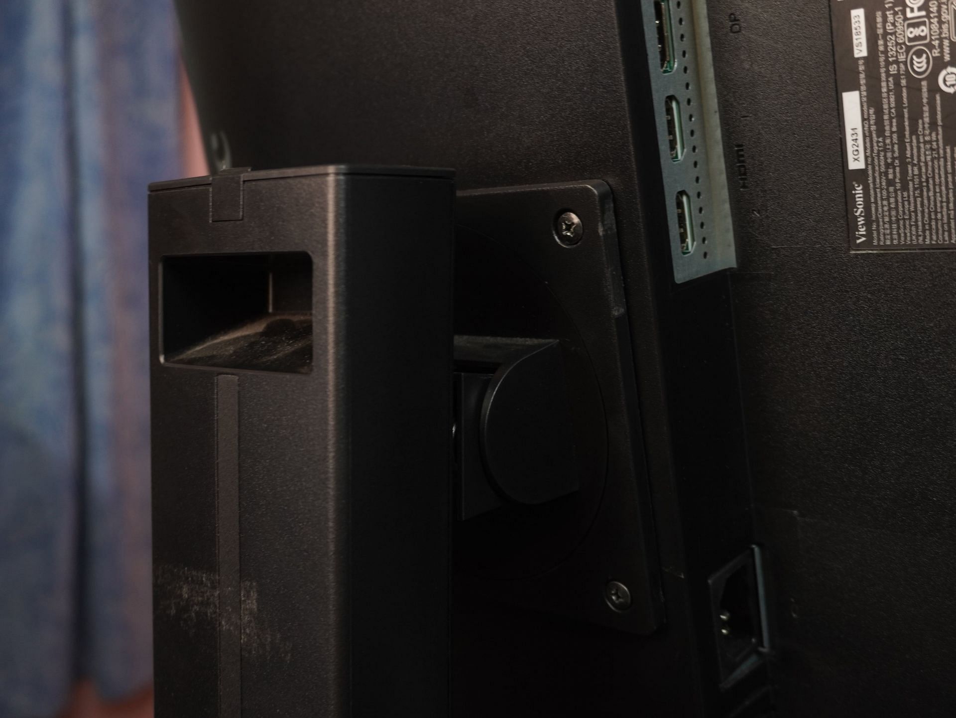 The XG2431 packs a high-quality monitor stand (Image via Sportskeeda)