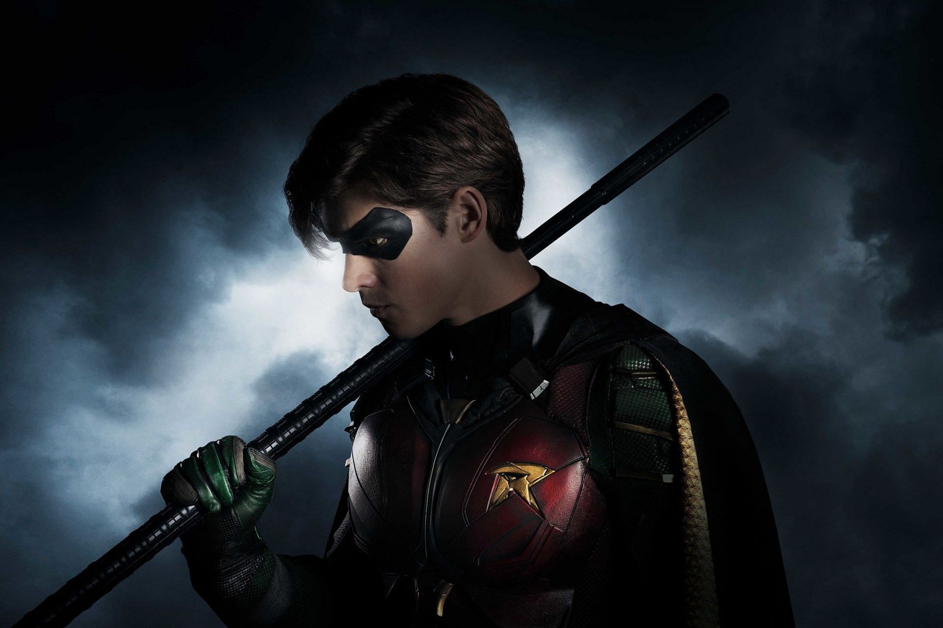 Dick Grayson and a team of young heroes come together to fight evil (Image via CW)