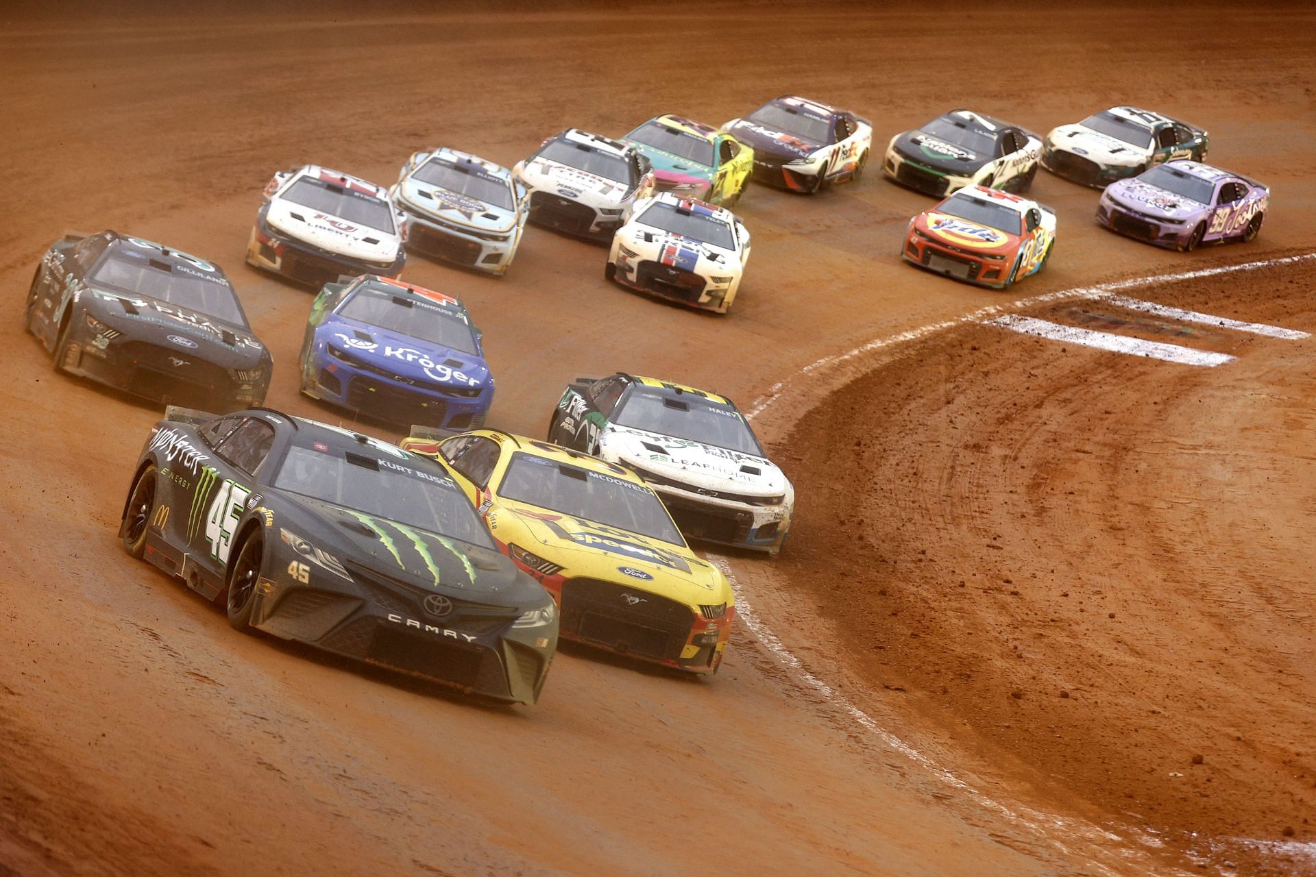 NASCAR Cup Series Food City Dirt Race