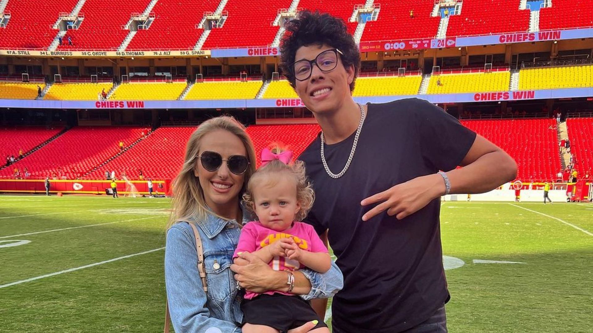 Jackson Mahomes supports Brittany Mahomes on IG