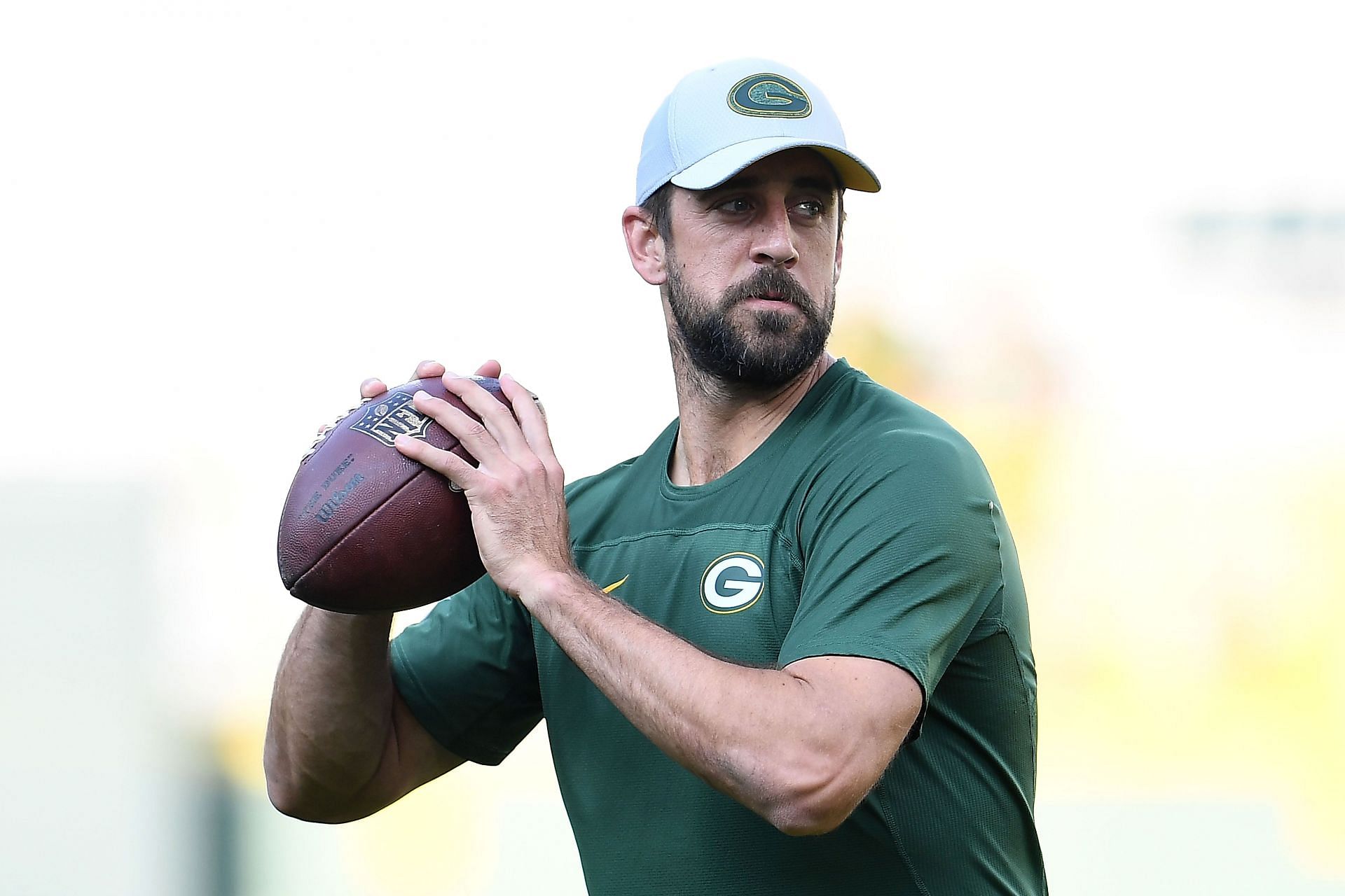 Aaron Rodgers Contract: Packers QB Amid Uncertain Offseason –