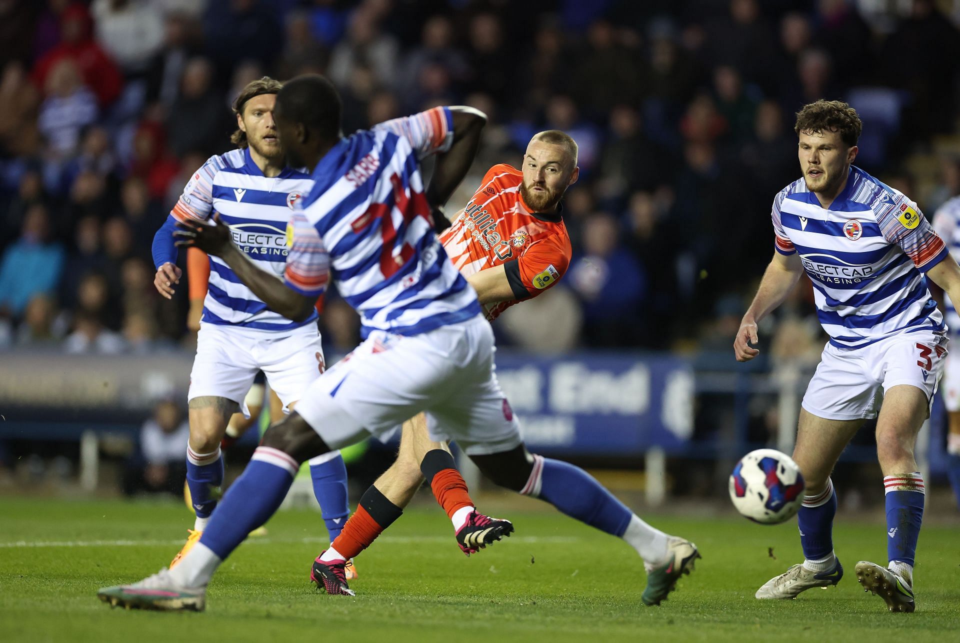 Reading v Luton Town - Sky Bet Championship