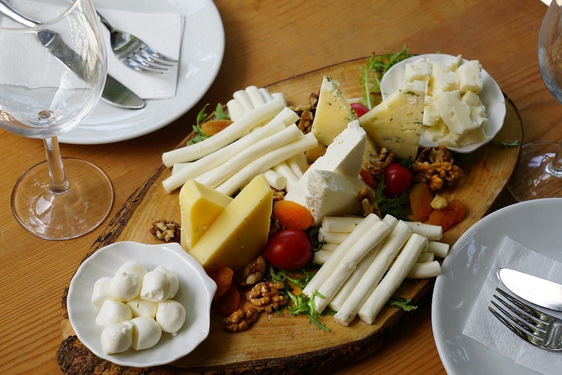 Is String Cheese Healthy:String cheese is thin, string-like cheese.(Image via Pexels/Engin Akyurt)