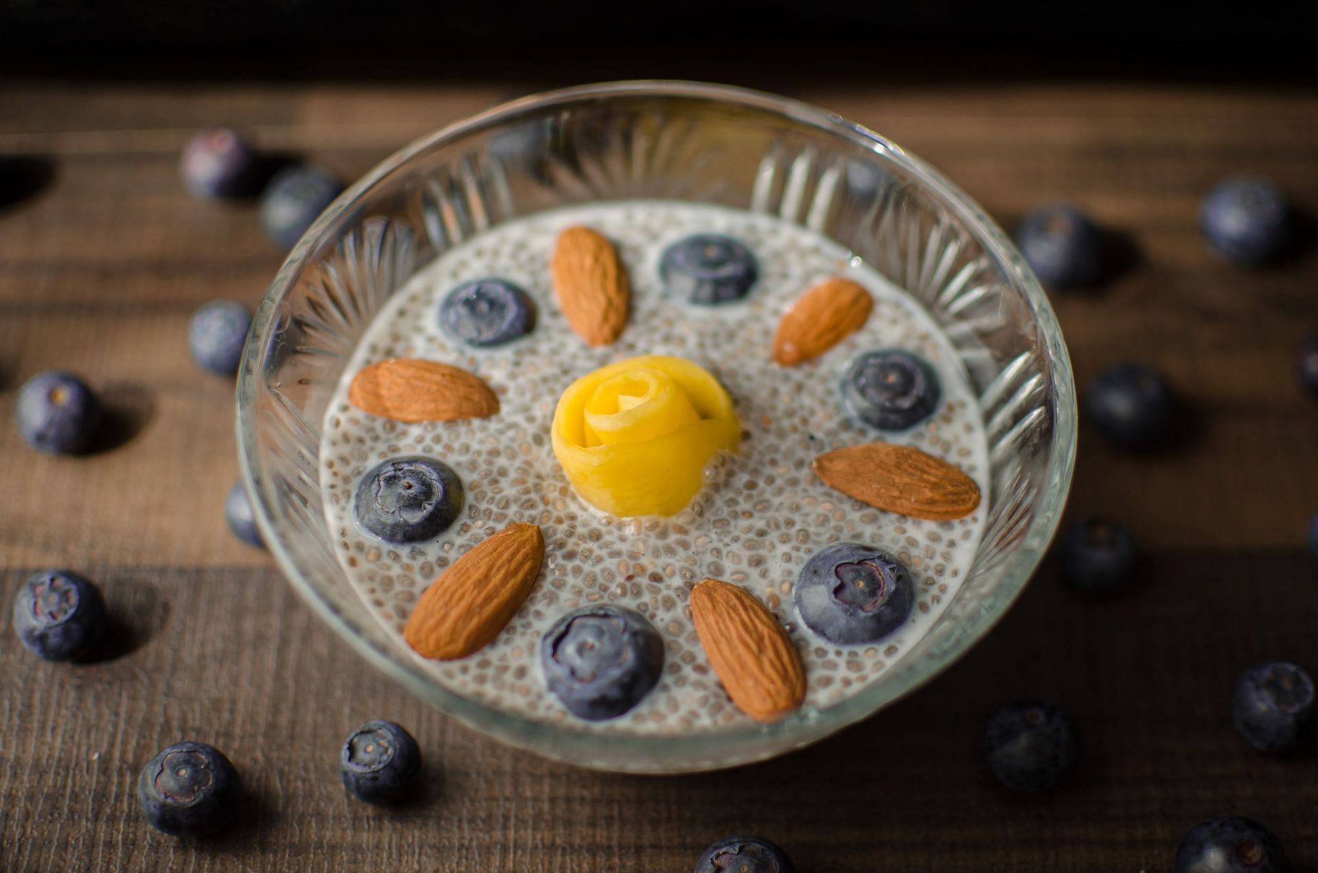 Chia seeds contain dietary fiber and are amazing for weight loss (Image via Unsplash/Adel Grober)