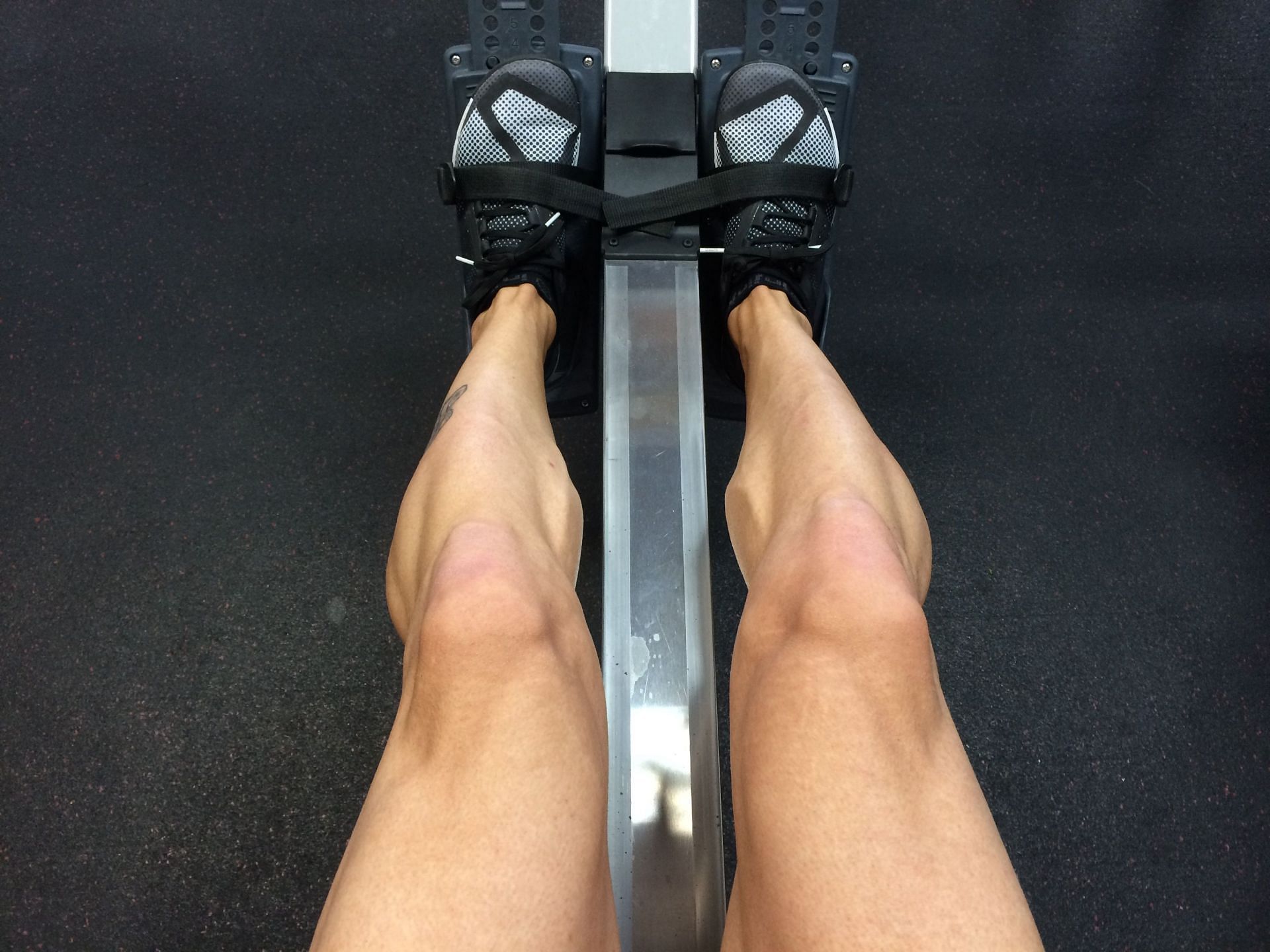 Benefits of rowing machine include improved muscular endurance (Image via Unsplash/Kyle Kranz)