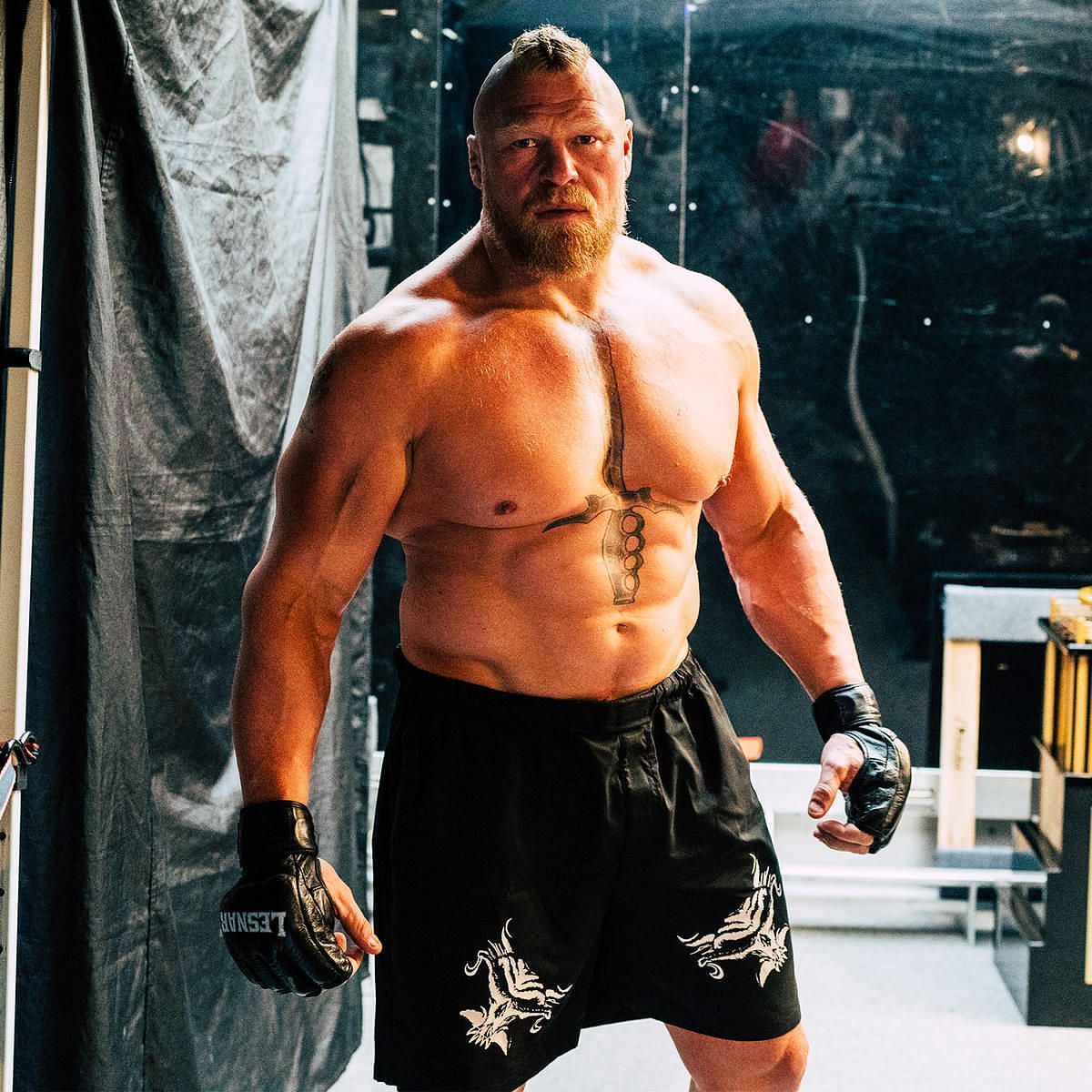 WWE दिग्गज Brock Lesnar अपने महा-मुकाबले के लिए तैयार होते हुए