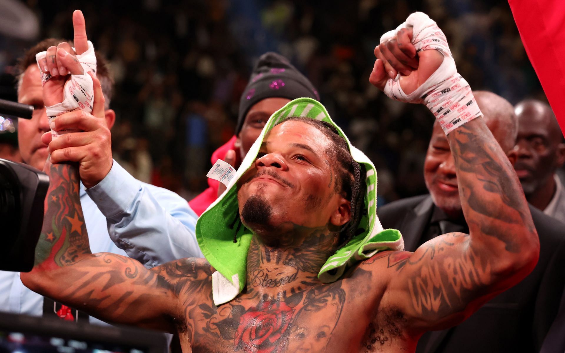Photos: Gervonta Davis, Mario Barrios - Tense Face To Face at Presser -  Boxing News