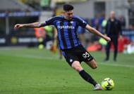 Alessandro Bastoni has admirers at the Parc des Princes.