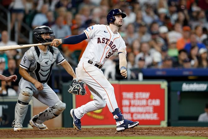 Podcaster thinks recent extension should be sign for Houston to bring back star: "What’s holding the Astros back from signing Kyle Tucker?"
