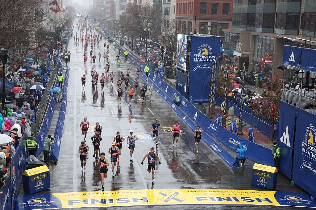 “Gather up the turds” Boston marathon runner poops in stranger’s yard
