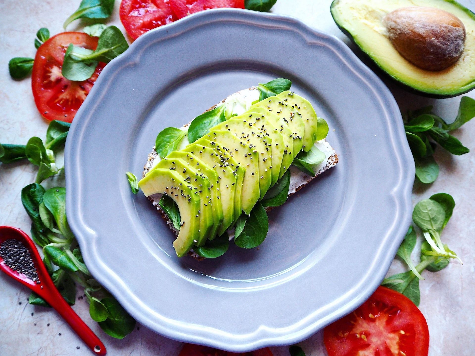 Avocados are one of the healthiest snacks for diabetes. (Photo via Pexels/energepic.com)