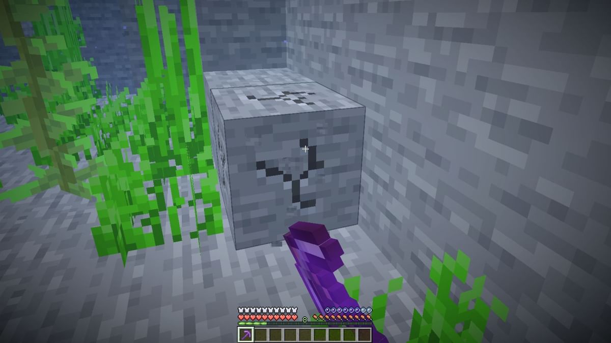 5 best enchantments for helmets in Minecraft (2023)