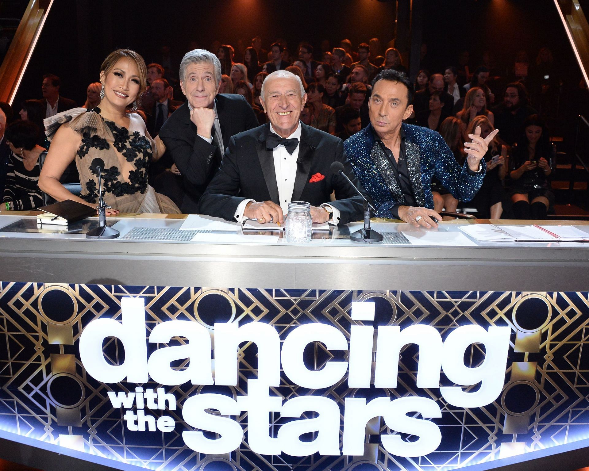 Len Goodman with the panel of judges at the 2019 Dancing with the Stars finale (Image via ABC)