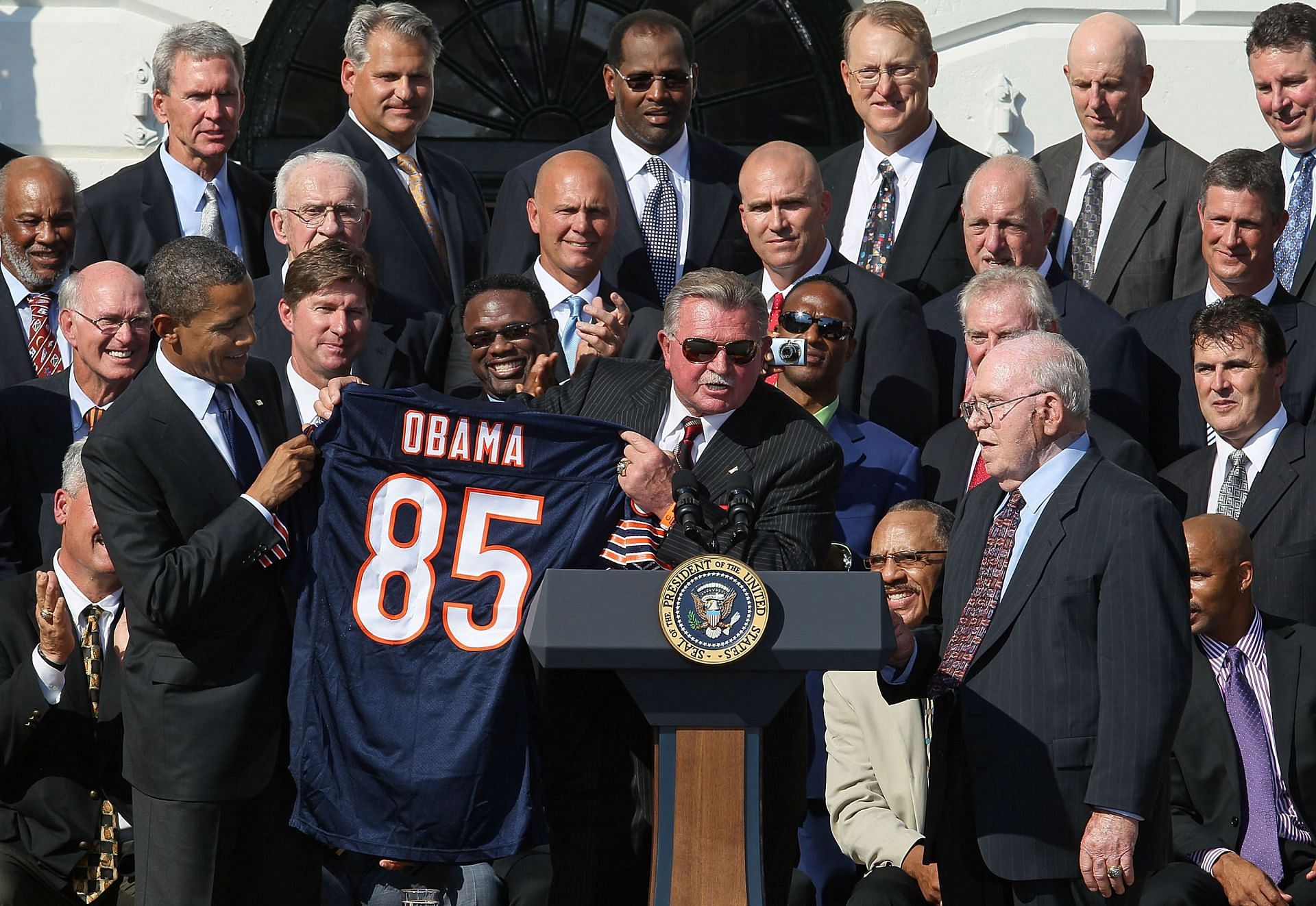 Obama Welcomes 1985 NFL Champion Chicago Bears To The White House