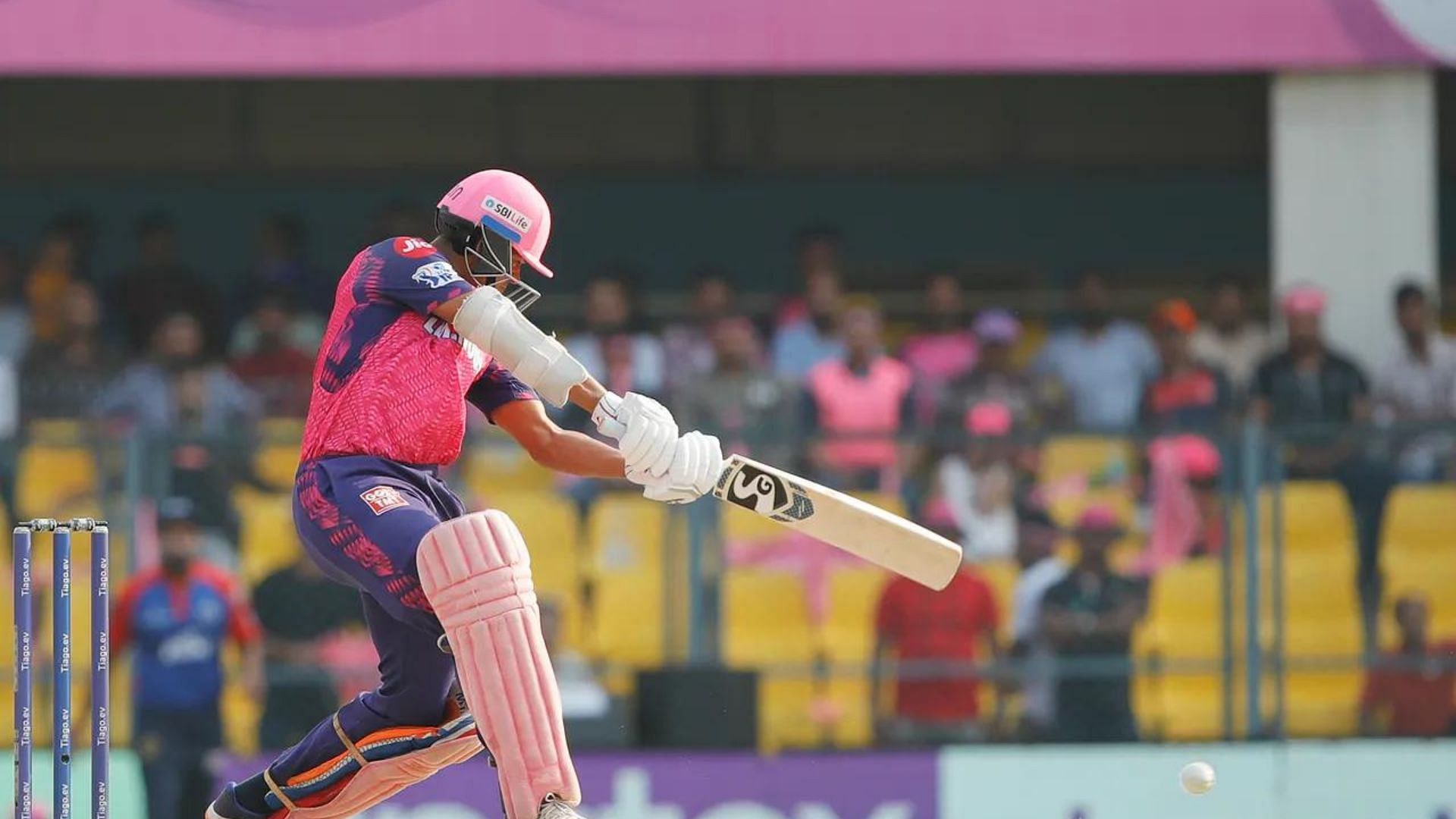 Yashasvi Jaiswal in action against DC on Saturday (P.C.:iplt20.com)