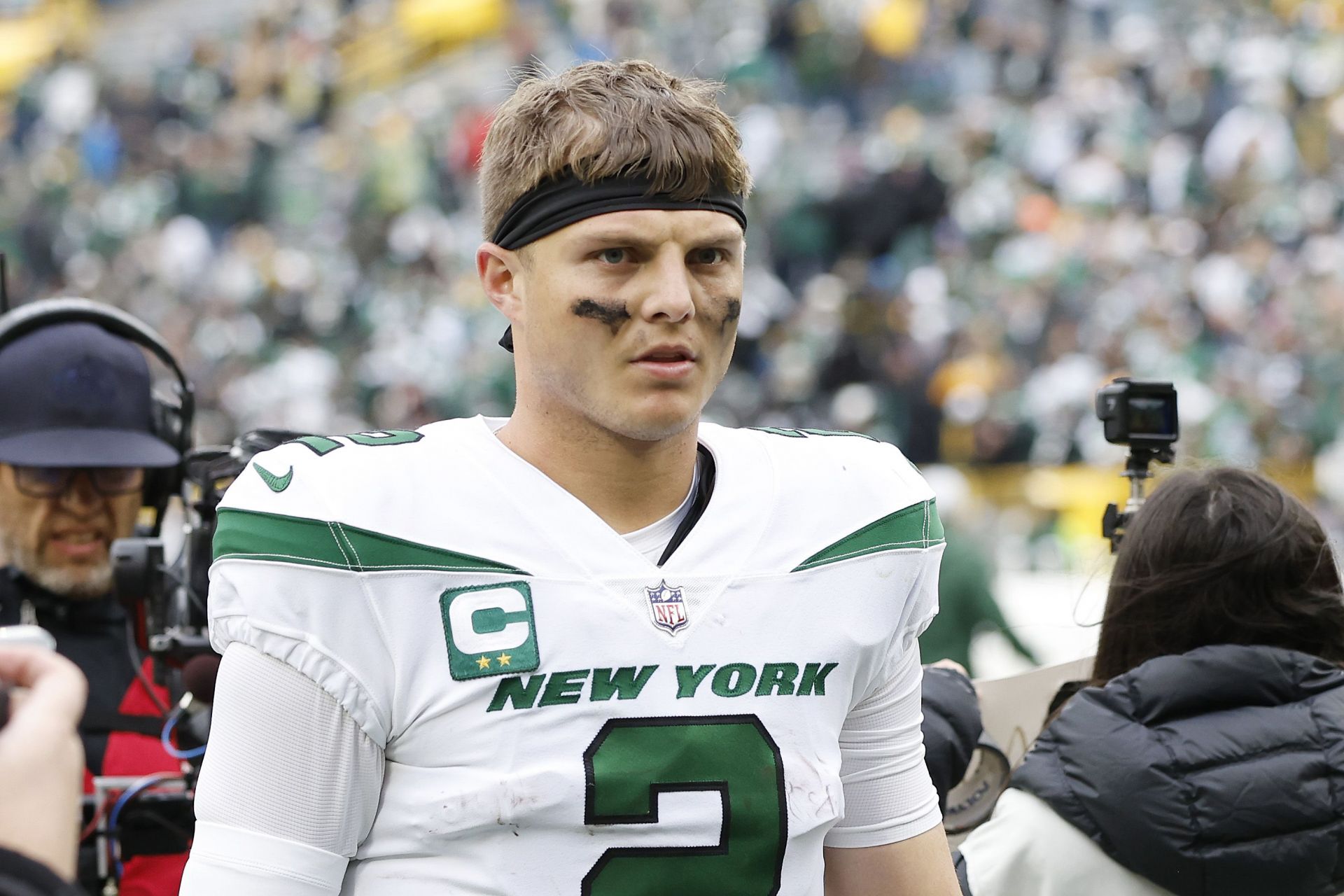 Jets QB depth chart: Zach Wilson takes over following Aaron Rodgers' injury  on 'Monday Night Football'