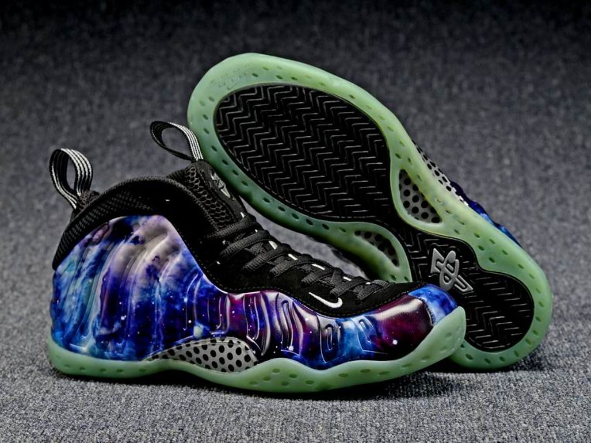 Nike Air Foamposite One Galaxy shoes (Image via Twitter/@fullress)