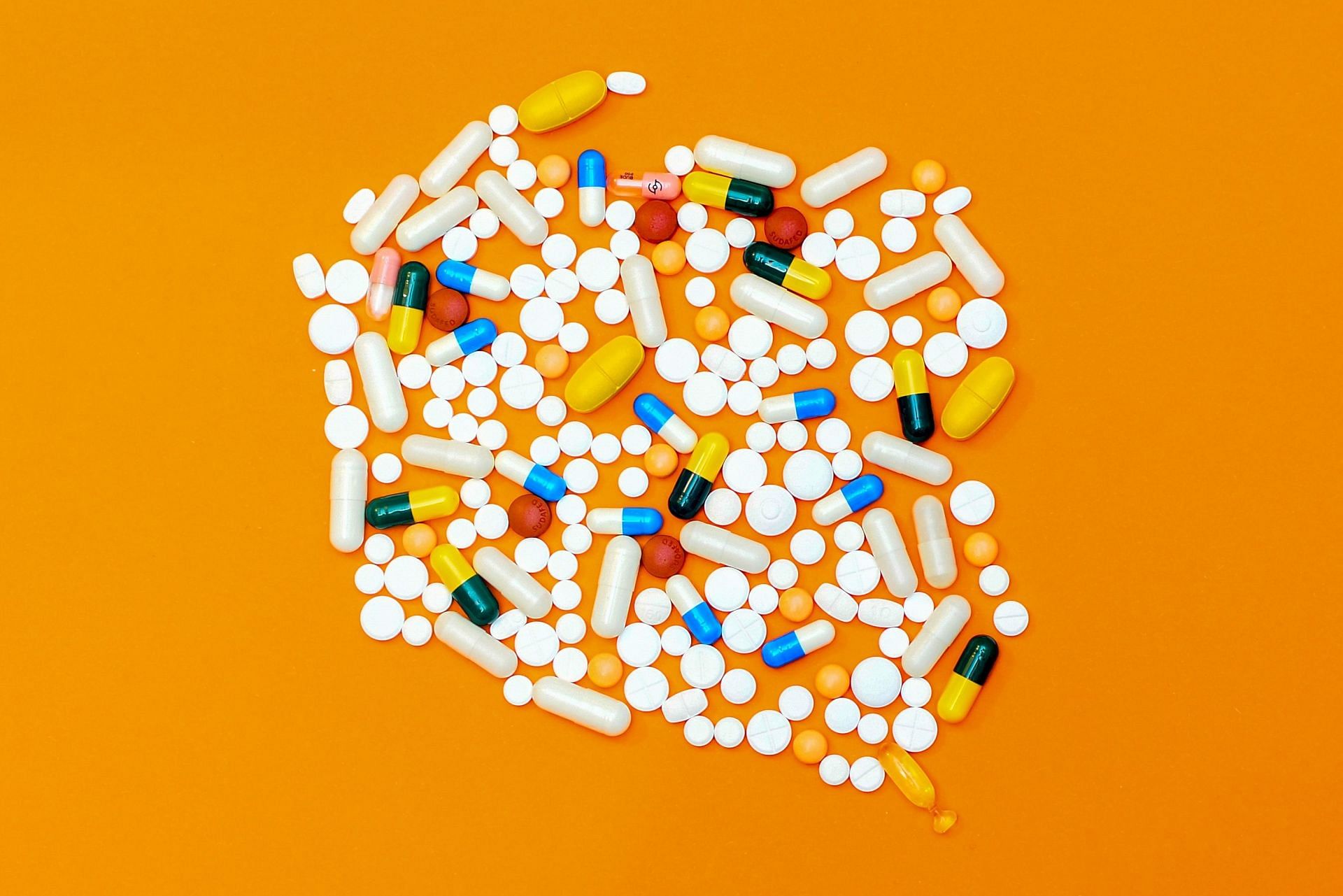 Consult your doctor before consuming these pills. (Image via unsplash / michal parzuchowski)