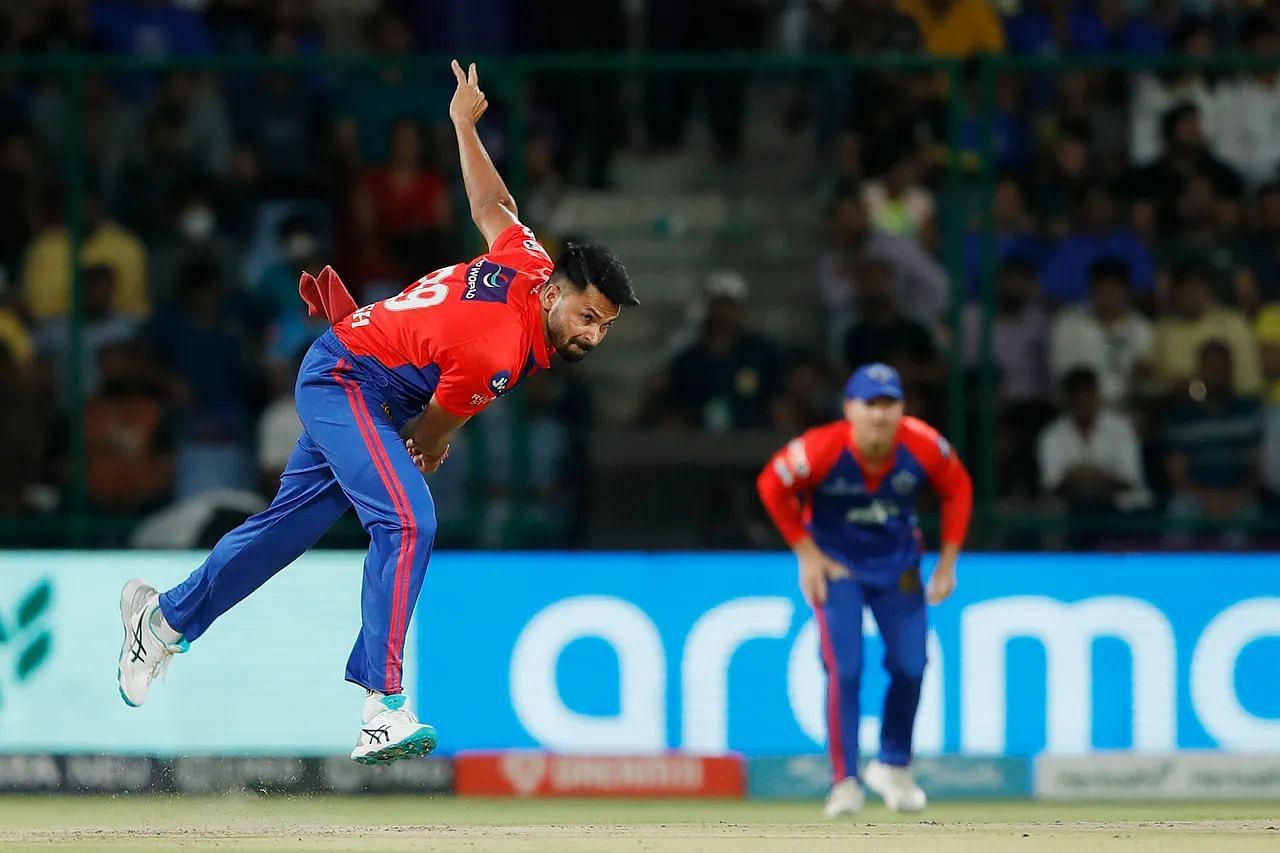 Mukesh Kumar bowls in the powerplay and the slog overs (Image Courtesy: IPLT20.com)