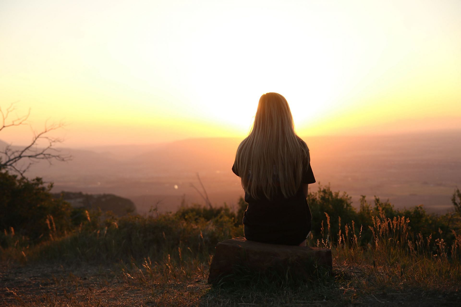 Protect Your Hair from UV Damage (Image via Pexels)