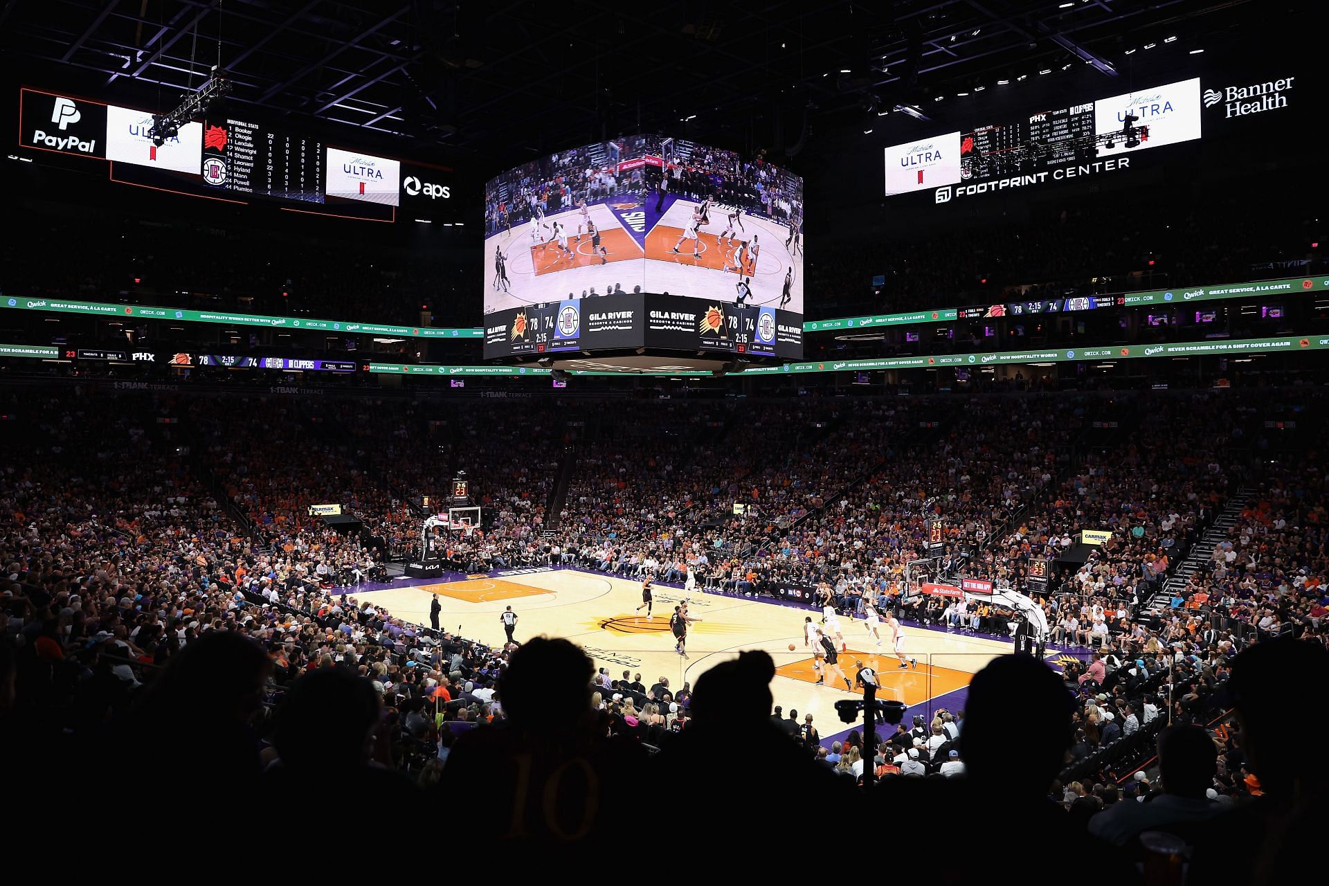 Los Angeles Clippers v Phoenix Suns - Game One