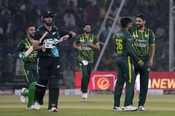 PAK vs NZ : न्यूजीलैंड के खिलाफ बाबर आजम का रिकॉर्ड तोड़ शतक, पाकिस्तान ने दूसरे T20I में भी दर्ज की जीत