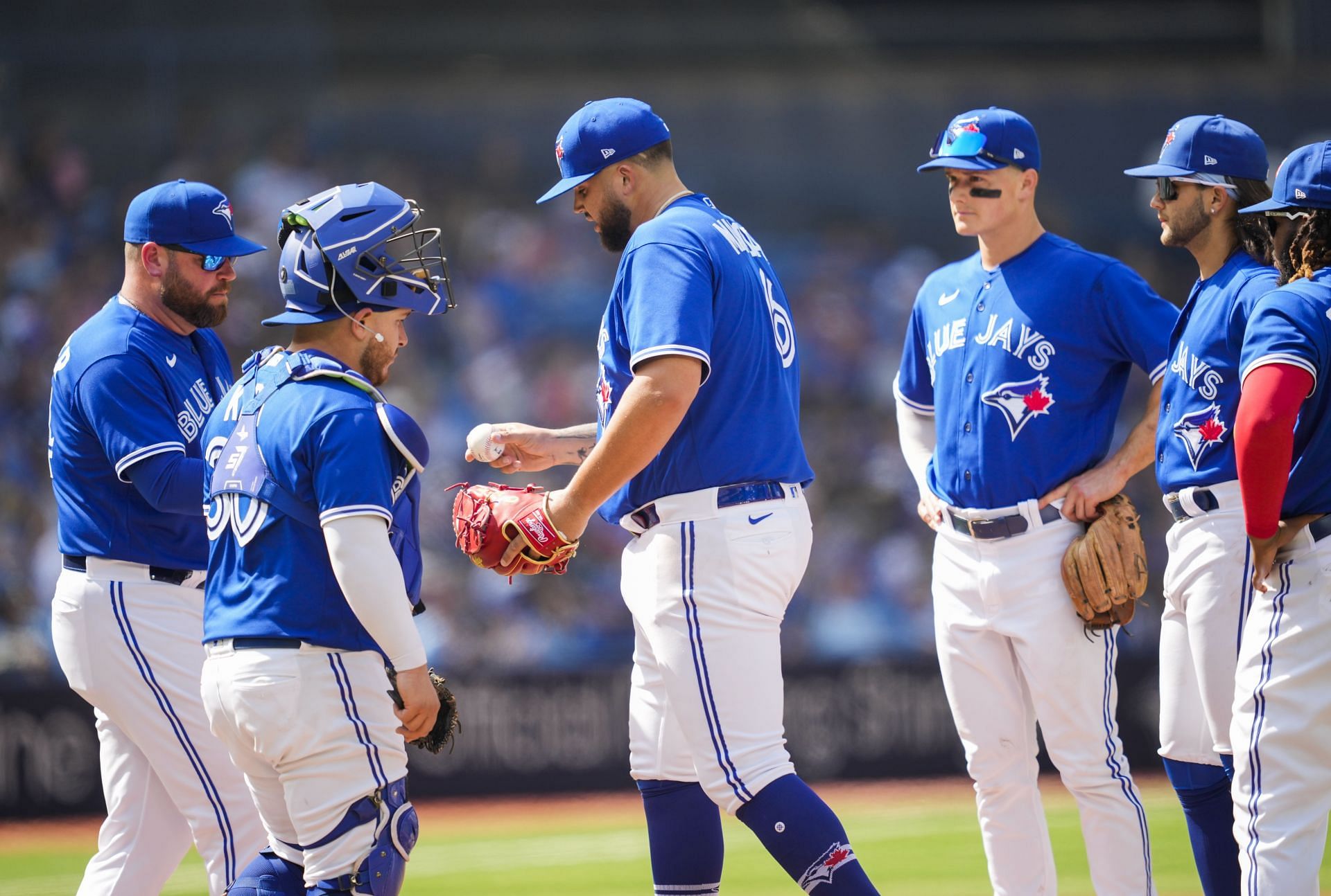 Manoah's start, Bird's eighth-inning blast help Blue Jays hang on