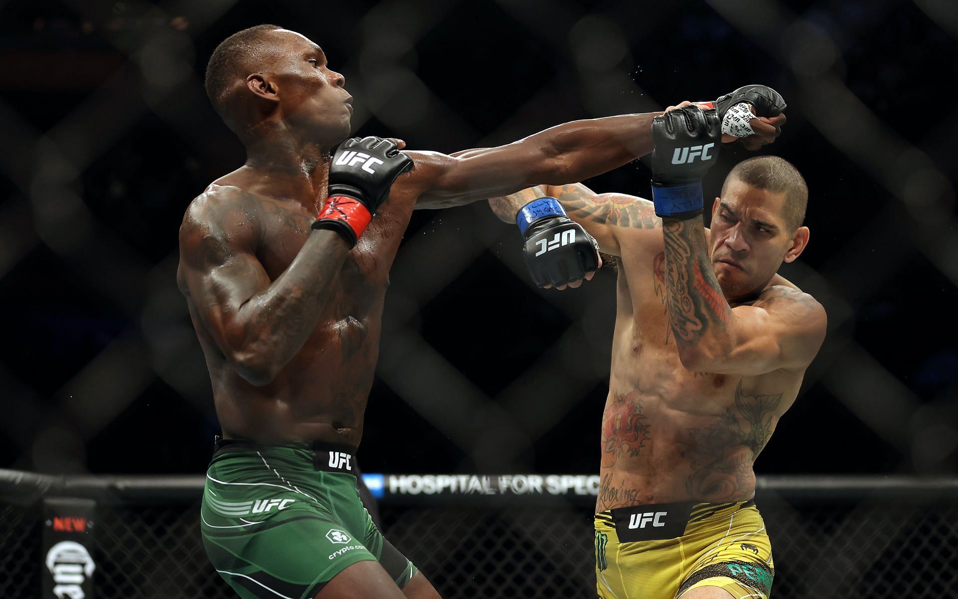 Israel Adesanya vs. Alex Pereira at UFC 281 [Image Credits: Getty Images]