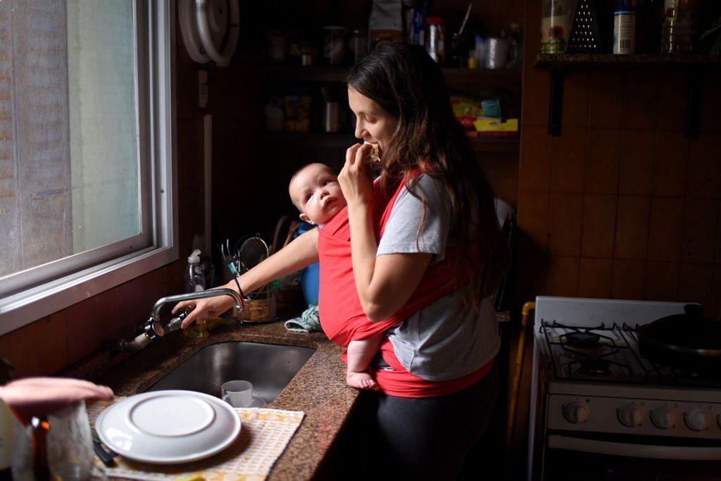 Boost Your Milk Supply with These Top 10 Postpartum Foods for Breastfeeding Moms (Image via Getty)