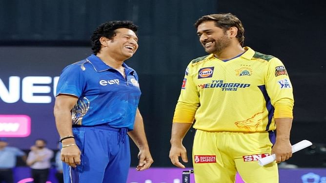 IPL 2023: MI vs CSK मुकाबले से पहले एक साथ नजर आए सचिन तेंदुलकर और एमएस धोनी, वीडियो वायरल