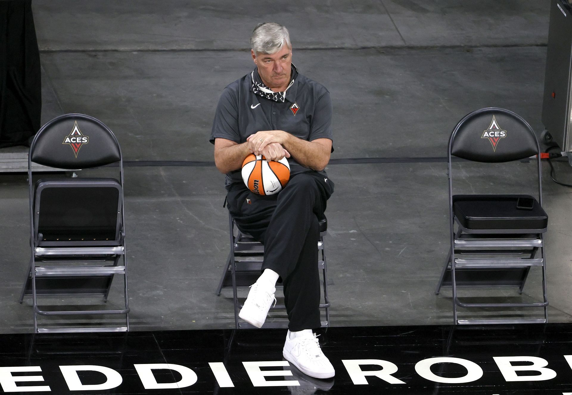 During his playing career, Laimbeer was among the dirtiest NBA players (Image via Getty Images)